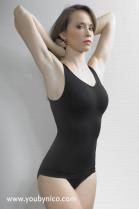 canotta spalla larga contenitiva ideale a tutte le donne che desiderano dare una forma snellente al proprio corpo e che amano sentirsi avvolte e protette.Un capo ideale anche nei periodi invernali per proteggersi dal freddo.
disponibile nelle taglie m-l-xl .
PROVALA E LA CONSIGLIERAI ALLE TUE AMICHE!!!