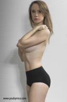 cercavi uno slip contenitivo ideale in certi momenti?
lo slip contenitivo youbynico e disponibile in due taglie e nei colori classici.Confezionato con prodotti e tinture antiallergiche e' un prodotto made in italy...
provalo in offerta a solo 9,90 euro